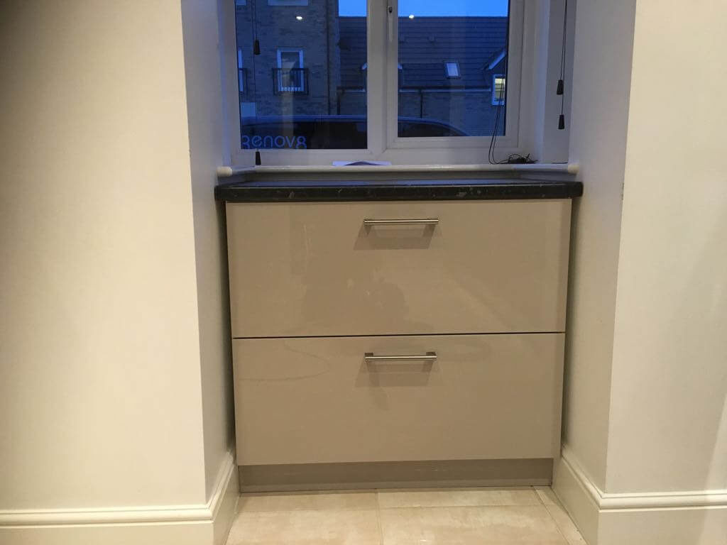 Woodbury Gloss Cashmere