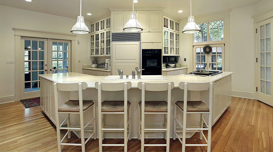 white kitchen breakfast bar