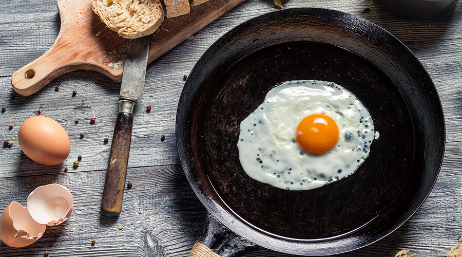 fried egg in pan