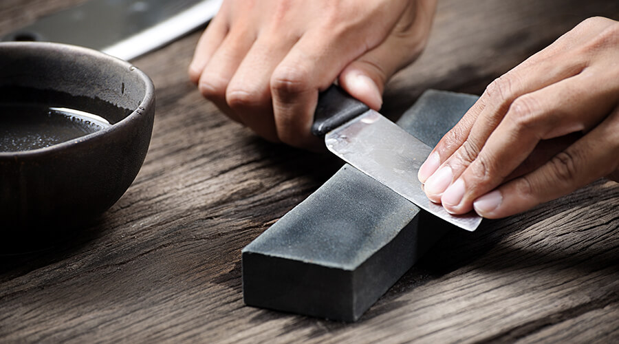 sharpening kitchen knife