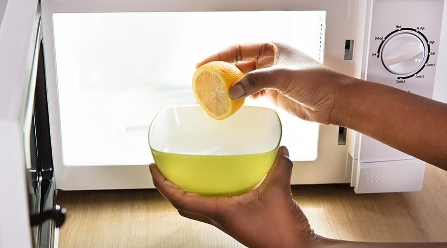 Water and lemon in microwave